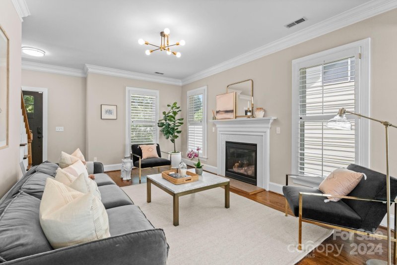 Property image 4 at 3613 Selwyn Farms Lane, Charlotte, NC 28209