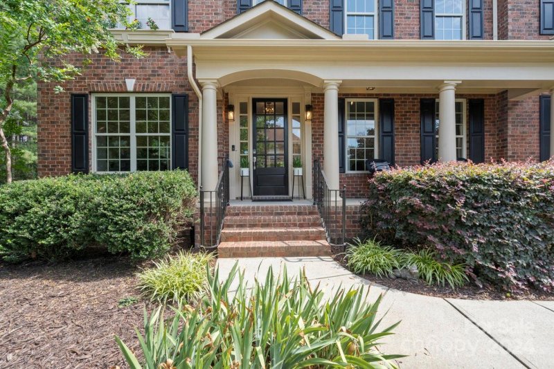 Property image 2 at 2105 Worthington Drive, Matthews, NC 28104