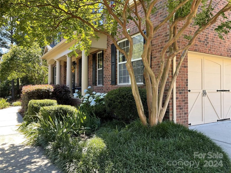 Property image 3 at 2105 Worthington Drive, Matthews, NC 28104