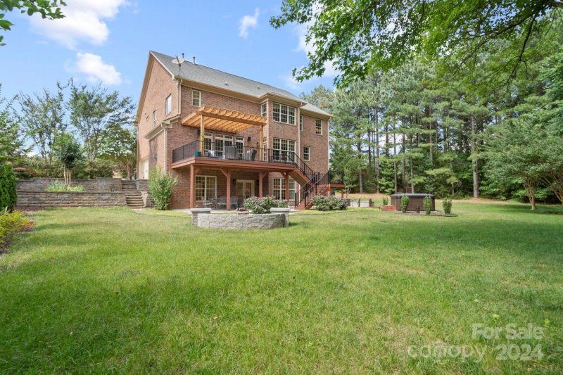 Property image 4 at 2105 Worthington Drive, Matthews, NC 28104