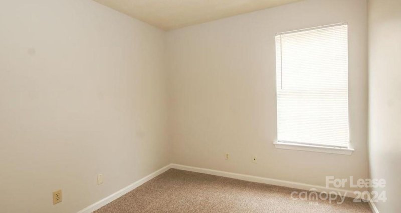 Property image 5 at 1638 Arlyn Circle, Charlotte, NC 28213