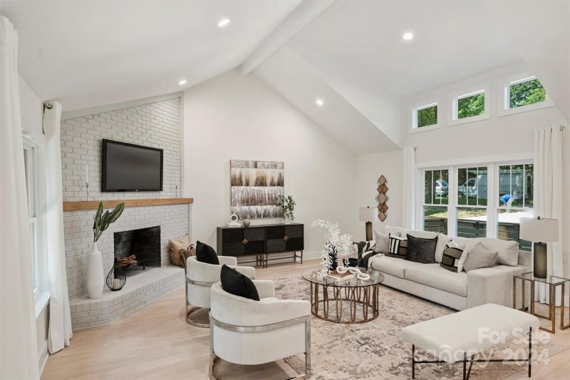 Property image 3 at 1611 East Barden Road, Charlotte, NC 28226