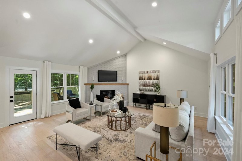 Property image 4 at 1611 East Barden Road, Charlotte, NC 28226