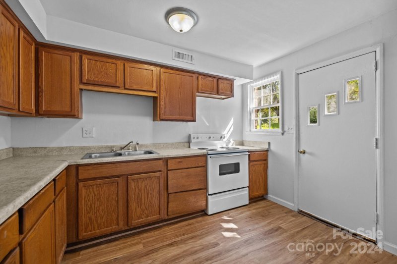 Property image 2 at 5117 Grapevine Drive, Charlotte, NC 28217