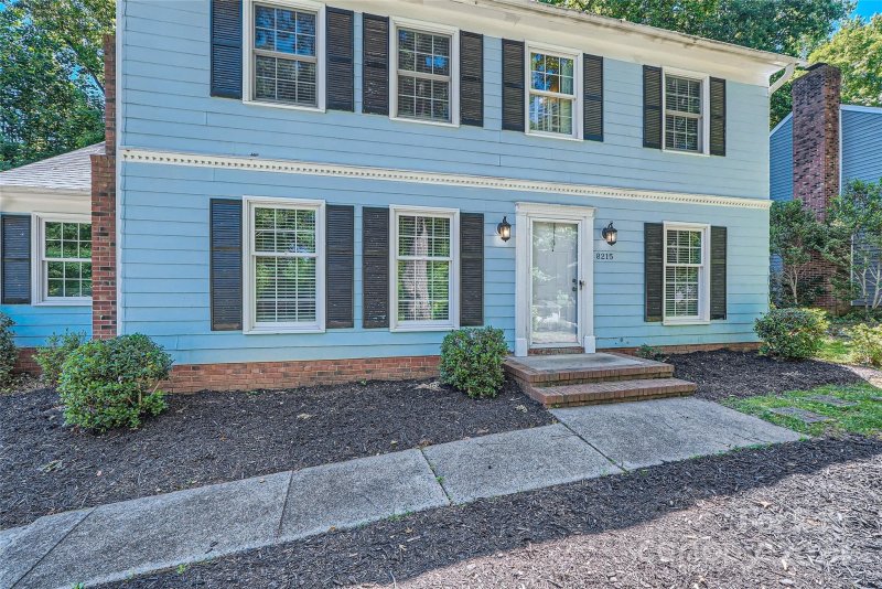 Property image 3 at 8215 Arrowsmith Lane, Charlotte, NC 28270