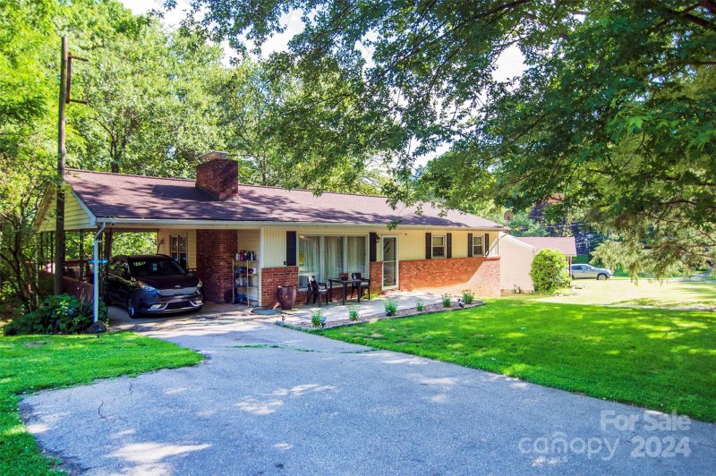 440 Royal Pines Drive