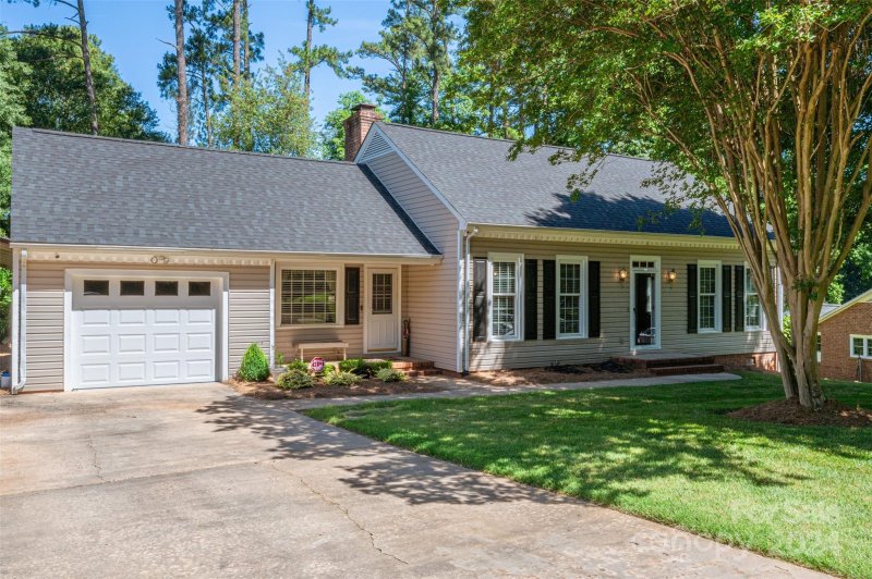 2350 Londonderry Drive