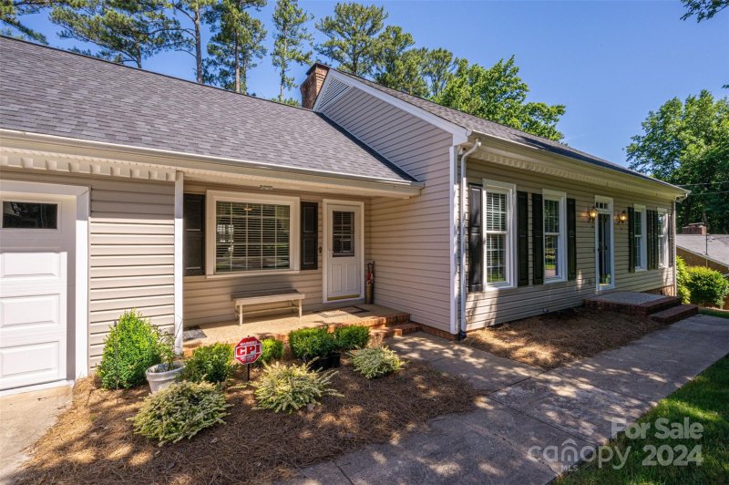 Property image 3 at 2350 Londonderry Drive, Gastonia, NC 28056