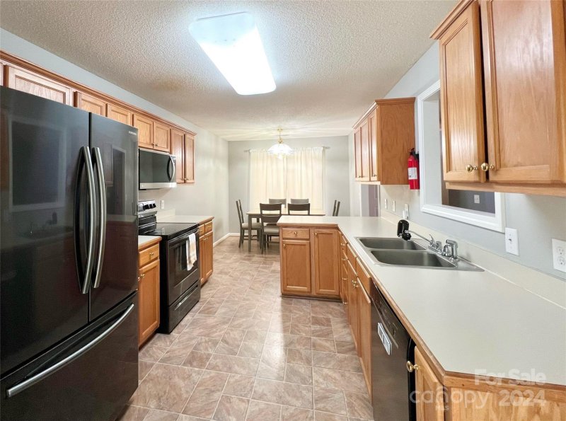 Property image 4 at 2104 Redberry Lane, Conover, NC 28613