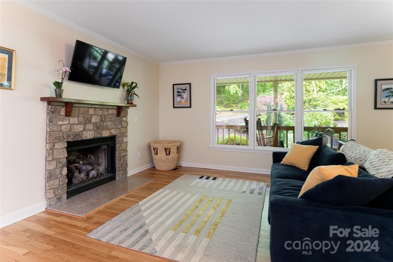 Property image 2 at 38 Amber Lane, Asheville, NC 28803