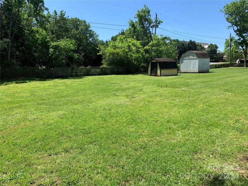 Property image 3 of 9400 Sandburg Avenue in College Downs, Charlotte, NC 28213