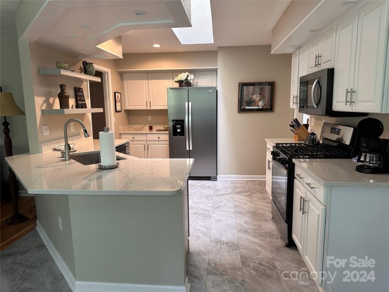 Property image 4 at 7 Pebble Beach Court, Etowah, NC 28729