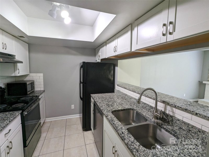 Property image 3 at 8021 Cedar Glen Drive, Charlotte, NC 28212