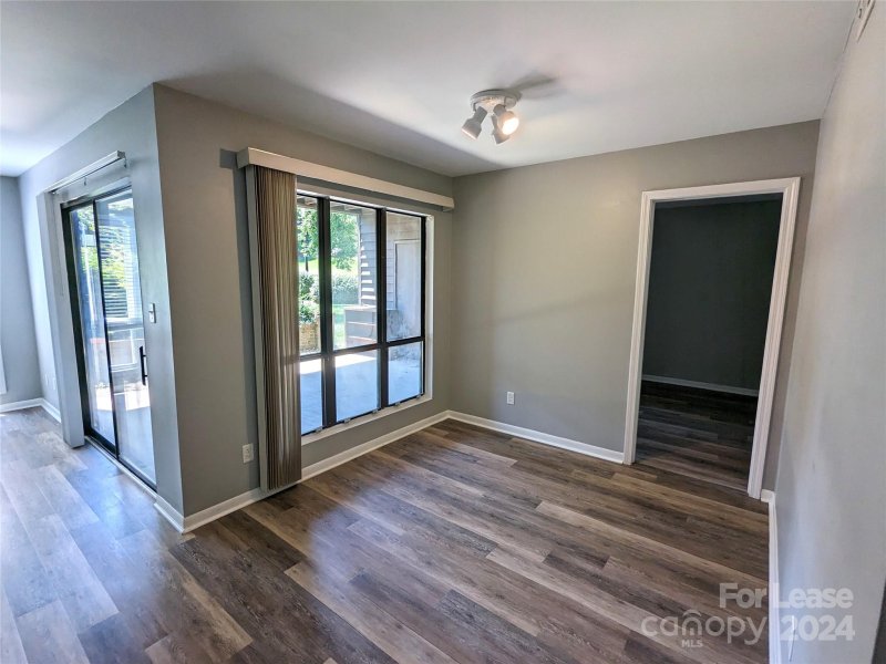 Property image 5 at 8021 Cedar Glen Drive, Charlotte, NC 28212