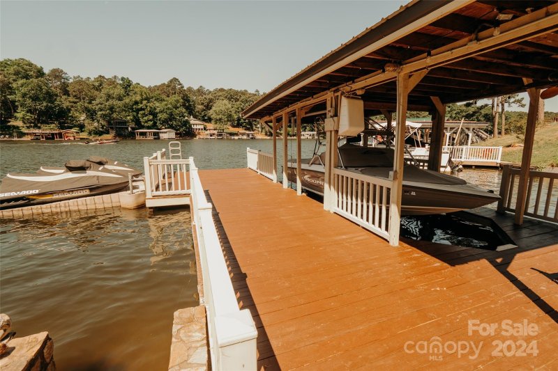 Property image 2 at 452 Pinehaven Drive, New London, NC 28127