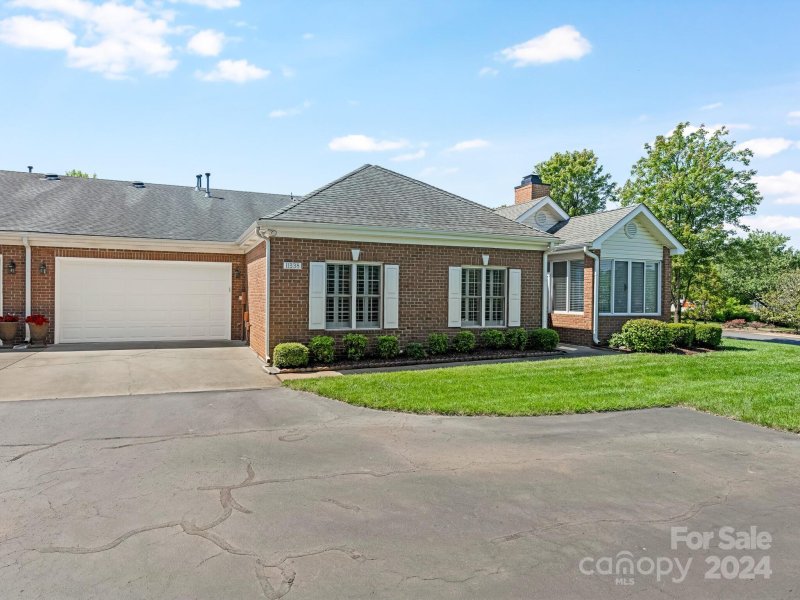 Property image 2 at 11338 Olde Turnbury Court, Charlotte, NC 28277