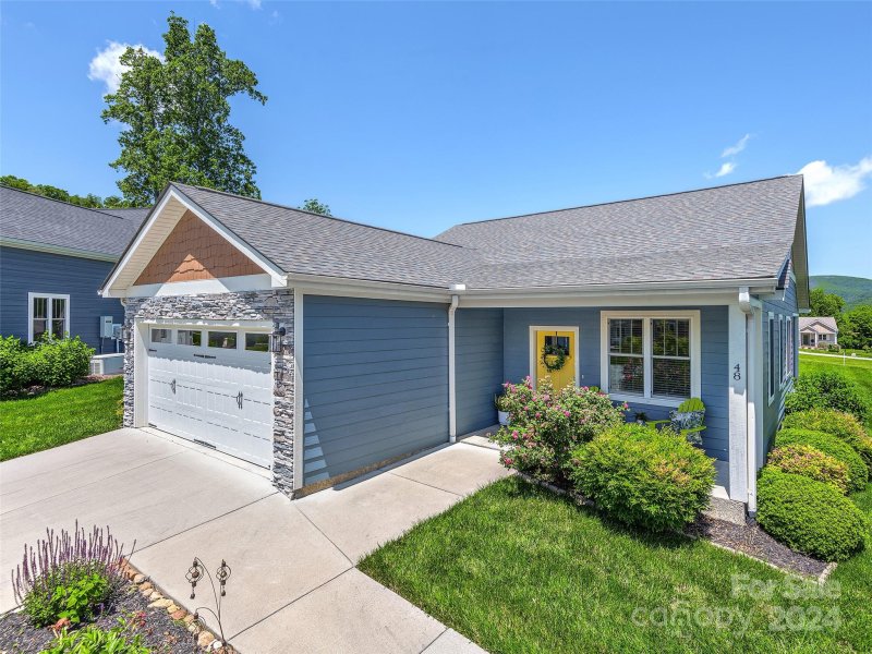 Property image 2 at 48 Chisel Lane, Hendersonville, NC 28792