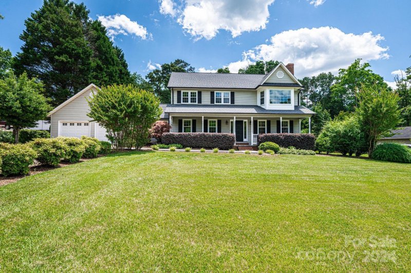 4044 Pinecrest Drive