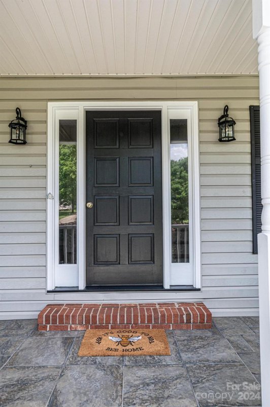 Property image 4 at 4044 Pinecrest Drive, Hickory, NC 28601