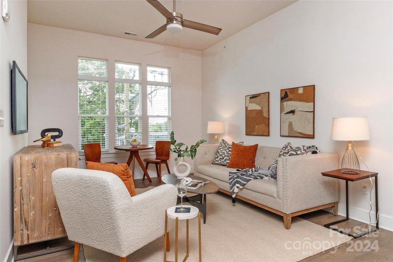 Property image 3 at 935 Mcalway Road, Charlotte, NC 28211