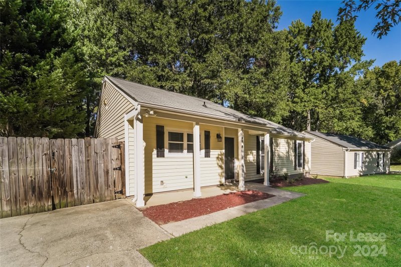 Property image 3 at 6838 N Ridge Court, Charlotte, NC 28215