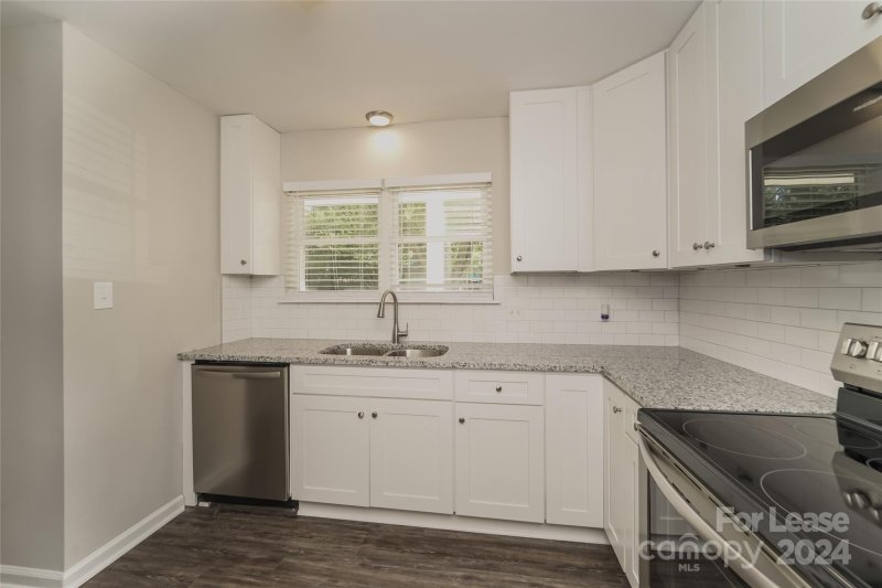 Property image 4 at 6838 N Ridge Court, Charlotte, NC 28215