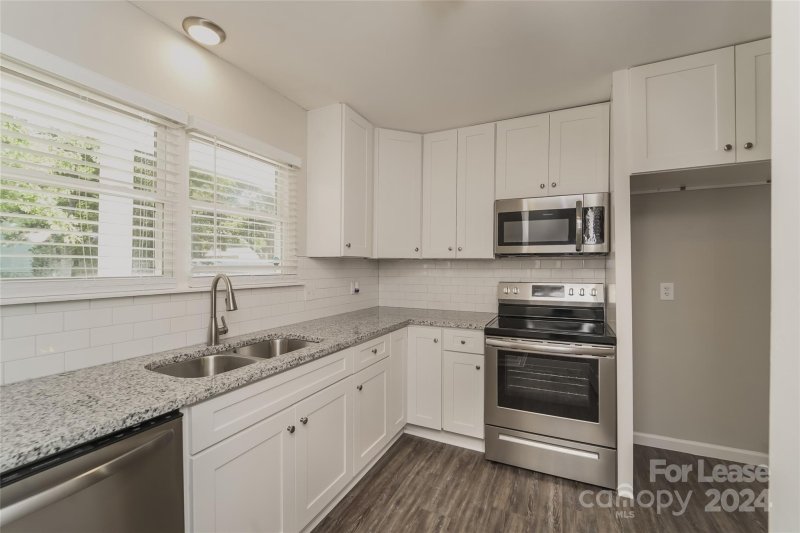 Property image 5 at 6838 N Ridge Court, Charlotte, NC 28215