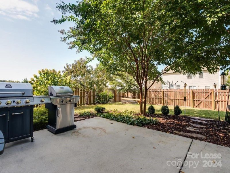 Property image 2 at 7623 Carrington Forest Lane, Matthews, NC 28105