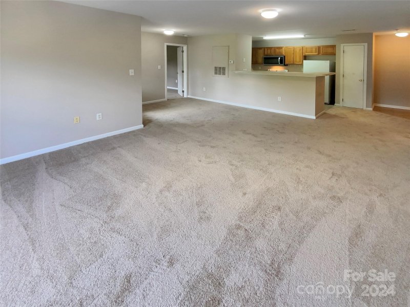 Property image 3 at 9810 Campus Walk Lane, Charlotte, NC 28262