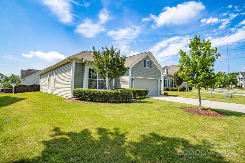 Property image 2 at 13518 Morgan Lee Avenue, Charlotte, NC 28213