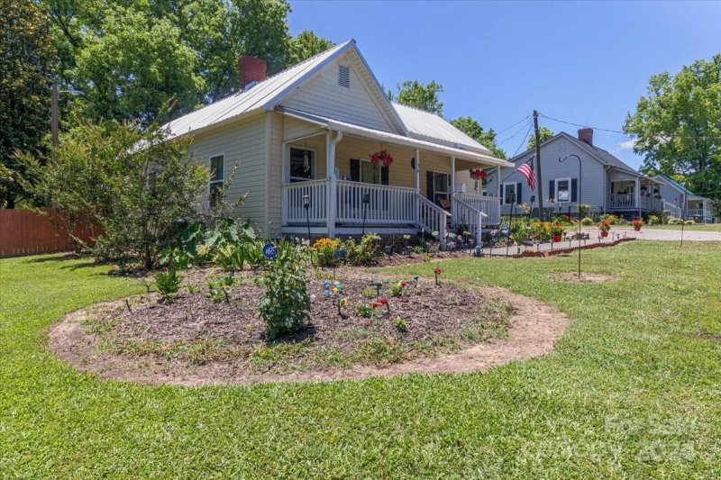 Property image 3 at 76 5th Street, York, SC 29745