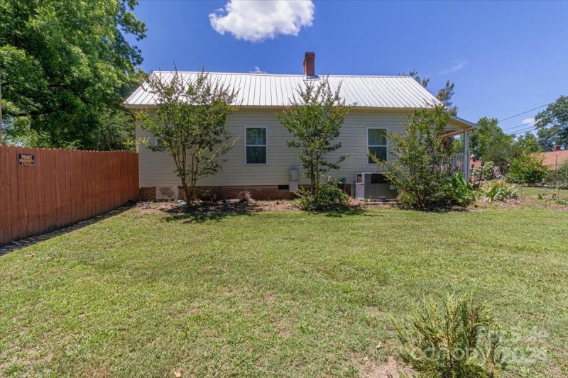 Property image 4 at 76 5th Street, York, SC 29745