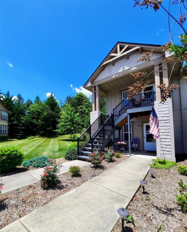 Property image 2 at 1501 Deermouse Way, Hendersonville, NC 28792