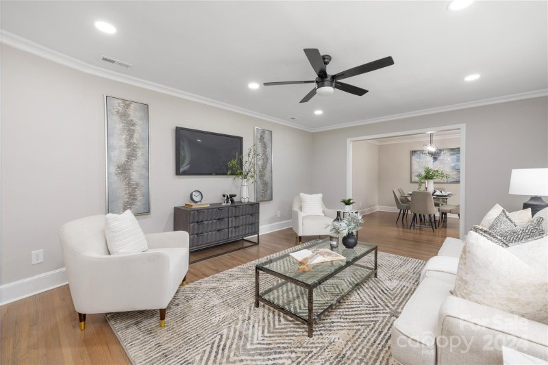 Property image 3 at 7519 Linda Lake Drive, Charlotte, NC 28215