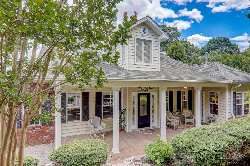 Property image 5 at 603 Carriage Commons Drive, Hendersonville, NC 28791