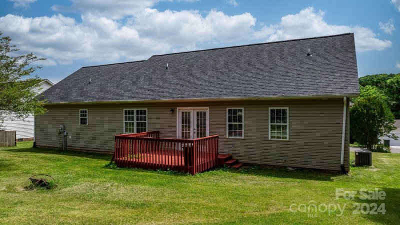 Property image 2 at 1543 Farmington Hills Drive, Conover, NC 28613