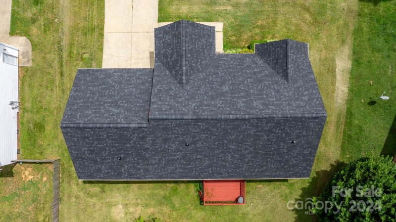 Property image 3 at 1543 Farmington Hills Drive, Conover, NC 28613