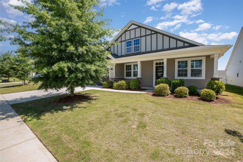 Property image 2 at 7814 Meridale Forest Drive, Charlotte, NC 28269