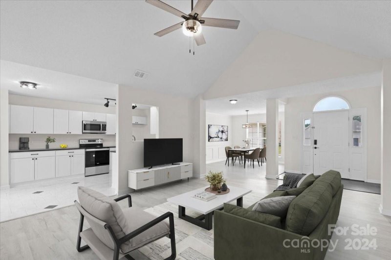 Property image 4 at 8324 Vermilion Drive, Charlotte, NC 28215