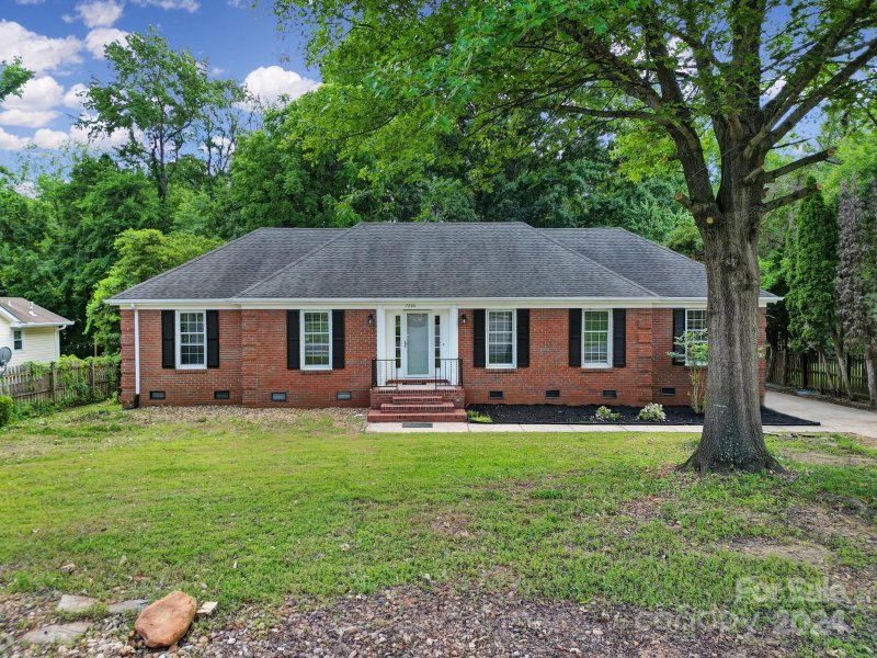 Property image 2 at 7200 Marlbrook Drive, Charlotte, NC 28212