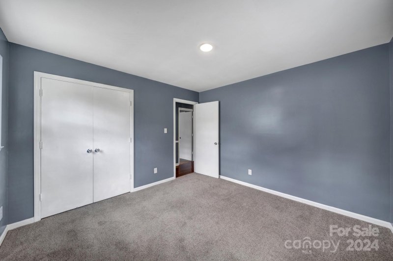 Property image 5 at 7200 Marlbrook Drive, Charlotte, NC 28212