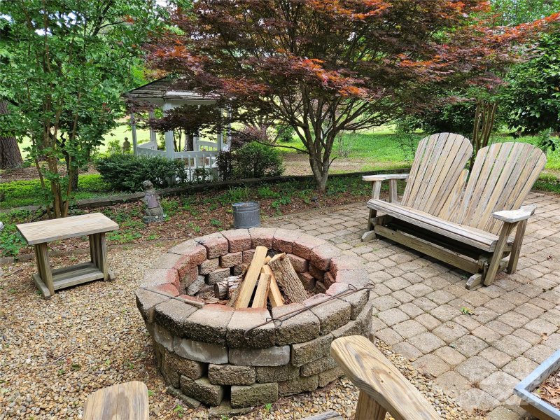 Property image 4 at 18 Olde Duffer Drive, Nebo, NC 28761