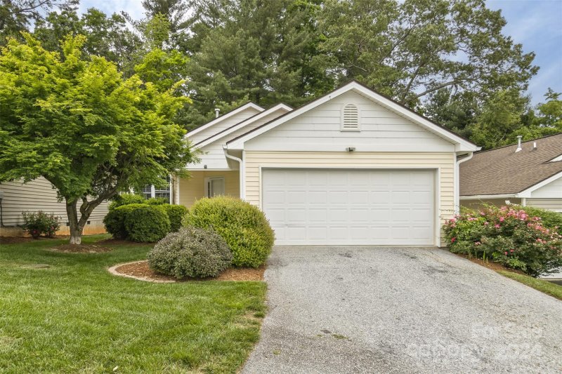 Property image 2 at 110 Creeks End Circle, Mills River, NC 28759