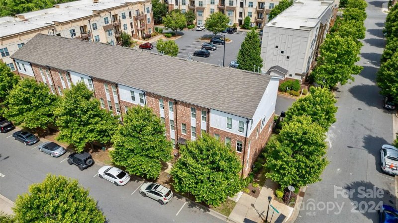 Property image 3 at 812 Seigle Point Drive, Charlotte, NC 28205