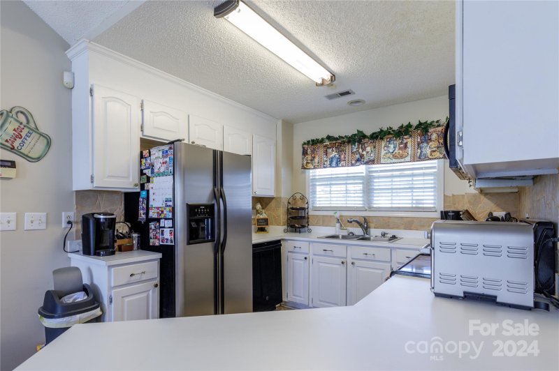 Property image 3 at 608 Pepper Ann Lane, Matthews, NC 28104