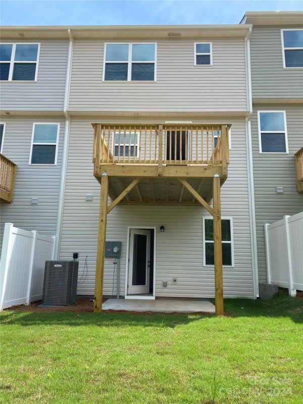 Property image 3 at 1218 Keydet Drive, Charlotte, NC 28216