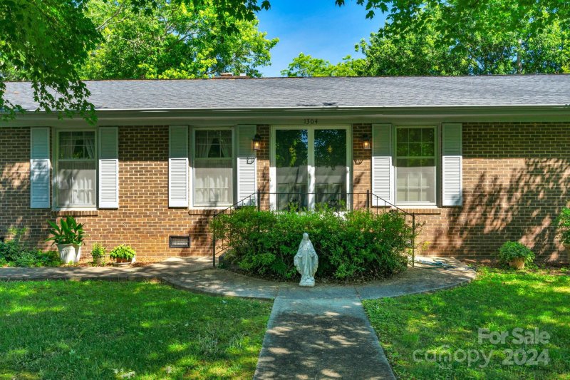 Property image 2 at 1304 Georgia Avenue, Monroe, NC 28112