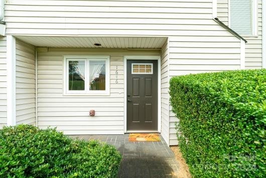 Property image 2 at 1646 Hollow Drive, Charlotte, NC 28212