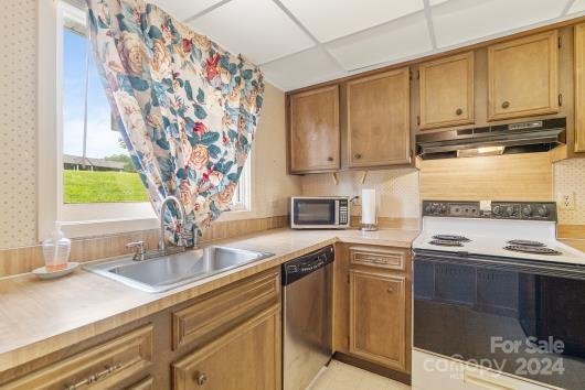 Property image 4 at 1646 Hollow Drive, Charlotte, NC 28212