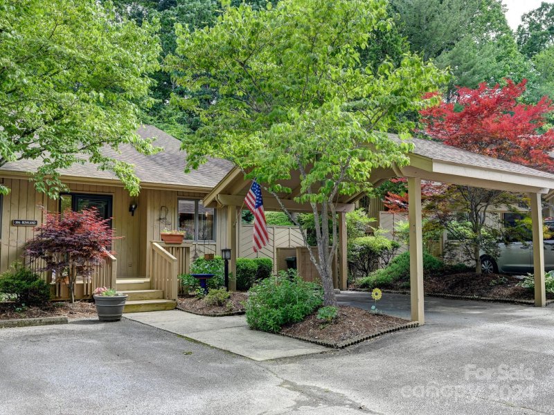 Property image 2 at 206 Laurel Oak Lane, Hendersonville, NC 28791